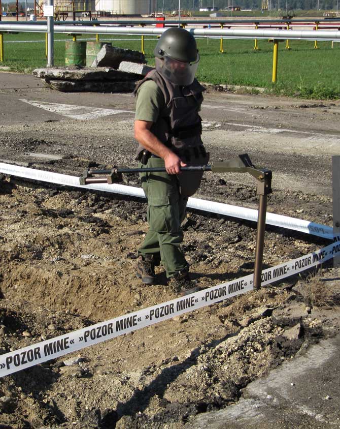 Alfa demining